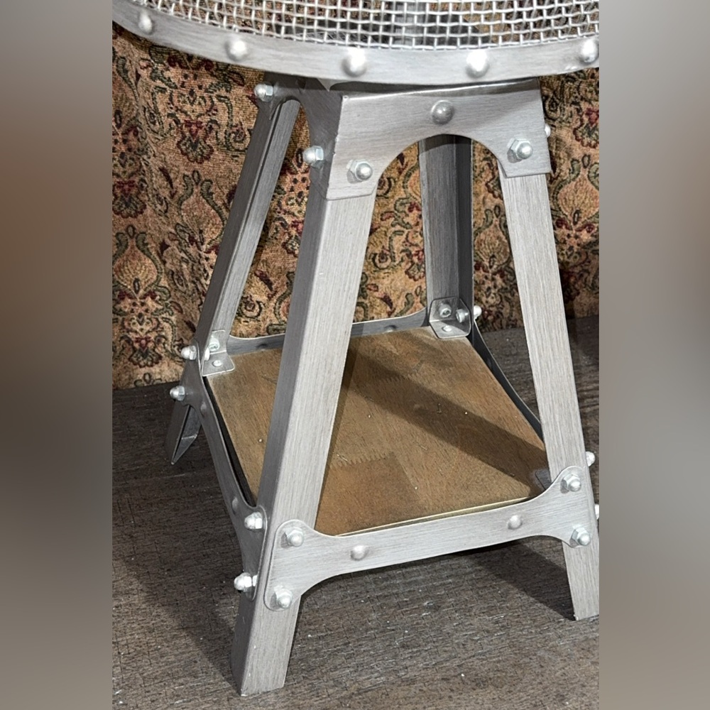 NWOT Pottery Barn Metal 24” Table Lamp Light Industrial Ladder - Picture 4 of 6